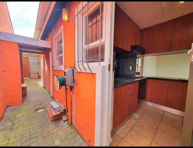 3 BEDROOM HOUSE TO LET IN RUYTERWACHT